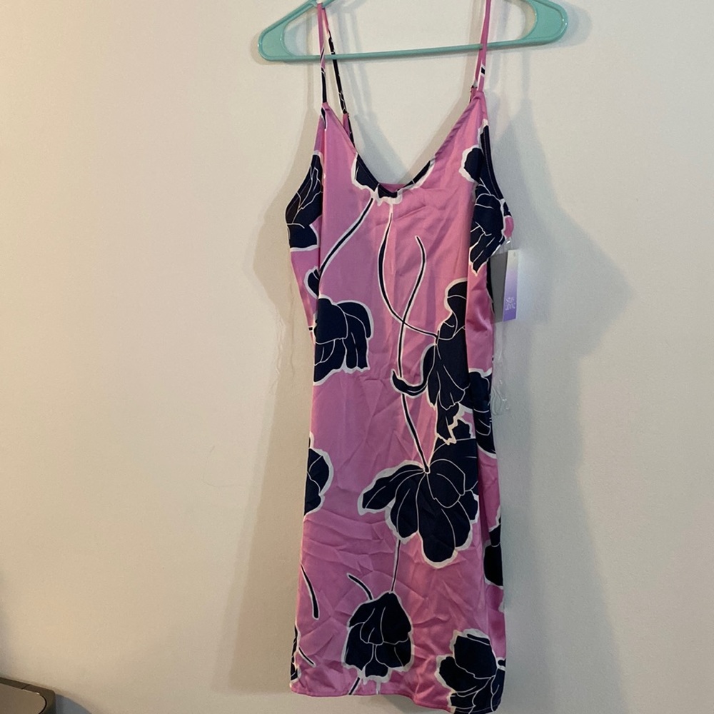 Stars above floral satin night gown